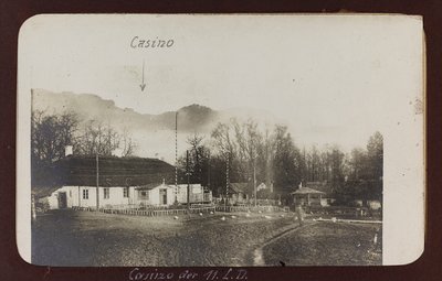 Primera Guerra Mundial: Ucrania en los años 1914-1916 durante la invasión del ejército alemán. Edificio llamado el Casino de Heldenfriedhof Dsessentniki (attr. to)