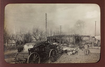 Primera Guerra Mundial: Ucrania en los años 1914-1916 durante la invasión del ejército alemán. Militar en el sitio de un bombardeo de Heldenfriedhof Dsessentniki (attr. to)