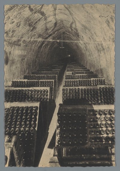 Una galería de vinos, en punta (título sobre objeto) de Helio Cachan