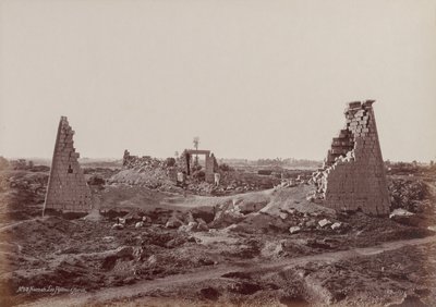 Karnak, Los pilones de Horus de Henri Béchard