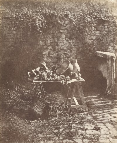 [Bodegón: caldero, jarra y verduras sobre una mesa de caballete]. de Henri Victor Regnault