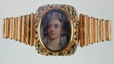Miniatura de la Reina Victoria en un brazalete de oro de Henry Bone