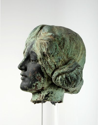 Cabeza de Victoria del Monumento a la Guerra de Leeds de Henry Charles Fehr
