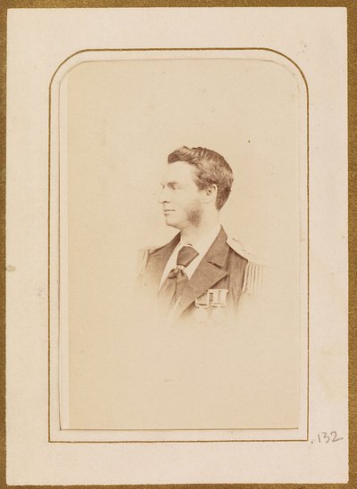 [Retrato de un hombre con uniforme militar] de Henry Maull and Co.