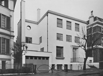 Exterior - Casa para Denys Lowson, Esq., Upper Phillimore Gardens, Londres, 1939 de Herbert Felton