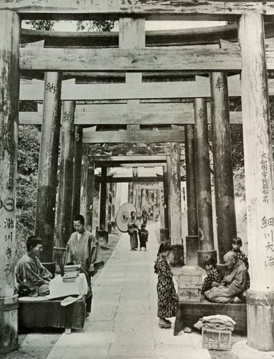 Una avenida de Torii en Inari, 1910 de Herbert Ponting