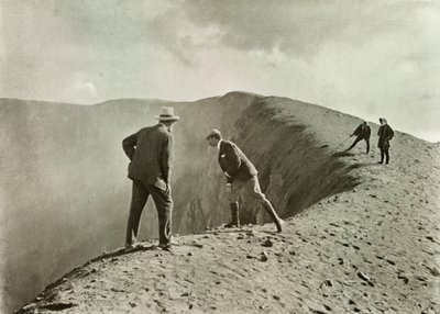 Al borde del cráter, Asama-Yama, 1910 de Herbert Ponting