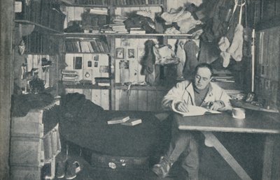 Capitán R. F. Scott, R.N., escribiendo en su diario de Herbert Ponting