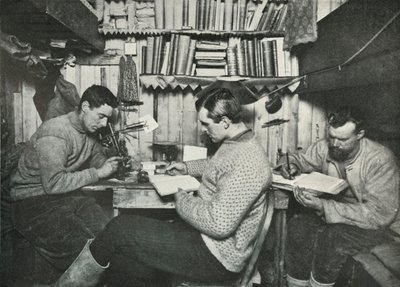 Debenham, Gran y Taylor en su cubículo, 18 de mayo de 1911 de Herbert Ponting