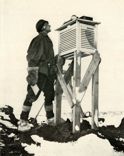 El Dr. Wilson observando los primeros rayos de sol siendo registrados, c. 1911, 1913 de Herbert Ponting