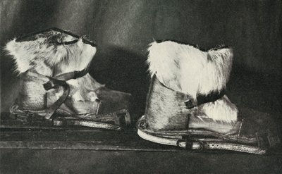 Finnesko con zapatos de esquí mostrados arriba, c. 1910-1913, 1913 de Herbert Ponting