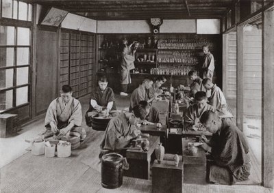 El taller y personal de Namikawa de Herbert Ponting