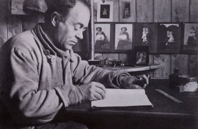 "Scott escribía, planeaba y calculaba en su pequeña mesa" de Herbert Ponting