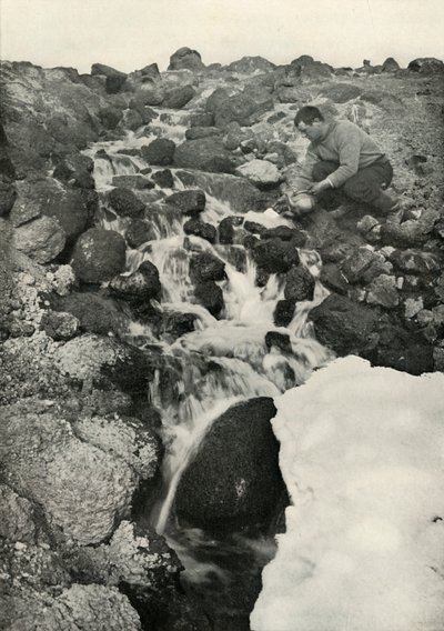 Algo de un fenómeno - Una cascada de agua dulce, c1910-1913, 1913 de Herbert Ponting