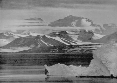 Telefotografía del Escarpe del Monte Lister, 10 de febrero de 1911, 1913 de Herbert Ponting
