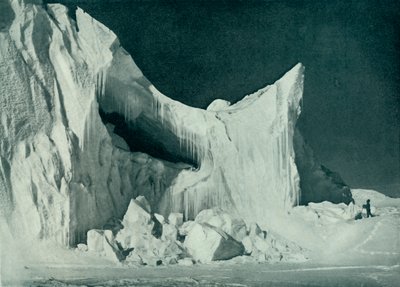 El Castillo Berg al final del invierno, c1911, 1913 de Herbert Ponting