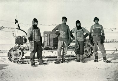 El grupo de motor de izquierda a derecha - Lashly, B.C. Day, Teniente Evans, Hooper, octubre 1911, 1913 de Herbert Ponting