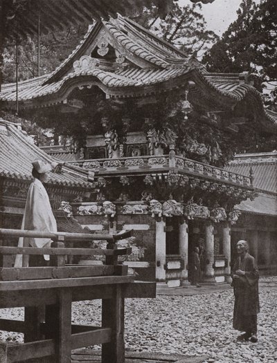 La Puerta Yomei en Nikko (foto en blanco y negro) de Herbert Ponting