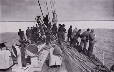 El acercamiento al hielo empacado de Herbert Ponting