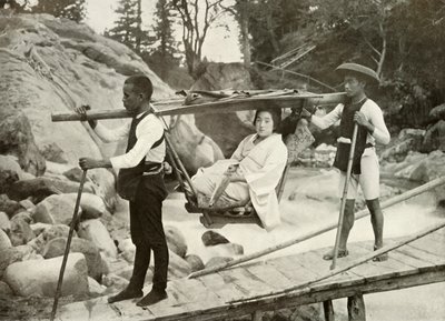 Viajando en Yama-Kago en las montañas de Hakone, 1910 de Herbert Ponting