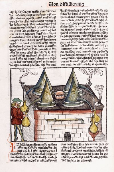 Ilustración de una destilería de finales del siglo XV para extraer los aceites esenciales de las plantas, 1500 de Hieronymus Brunschwig