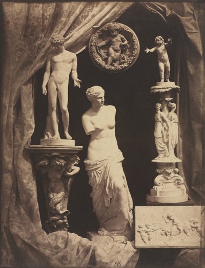 Still Life with Statuary and Drapery de Hippolyte Bayard
