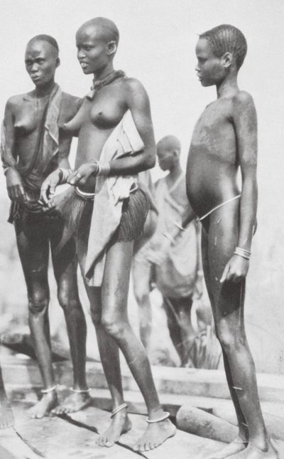 Niña negra sudanesa (foto b/n) de Hugo Adolf Bernatzik