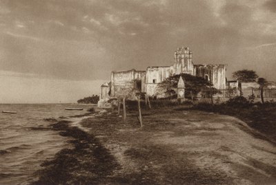 Mexico: Campeche, Ruina del monasterio de San Francisco (b/w photo) de Hugo Brehme