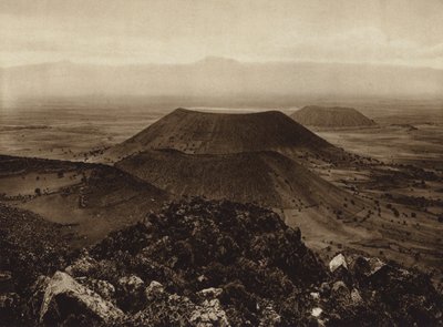 Mexico: Santa Catarina y La Caldera, Volcanes apagados en los alrededores de la capital Mejico (b/w photo) de Hugo Brehme
