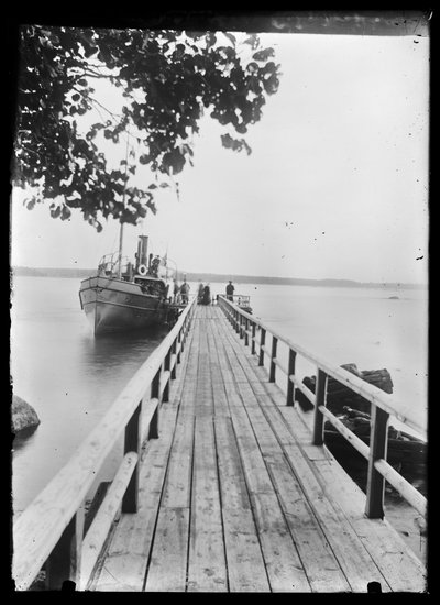Puente para barcos en Niemenlautaa de Hugo Simberg