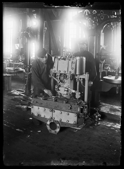 Taller mecánico del depósito ferroviario de Tampere de Hugo Simberg