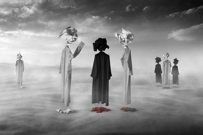 Figuras surrealistas del desierto de Hussain Buhligaha