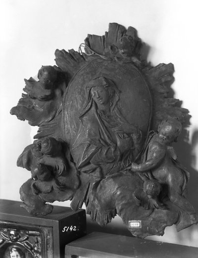 Medallón que representa a la Madonna con ángeles, c.1746 de Ignaz  Gunther