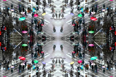 Paraguas de colores: Simetría urbana de Igor Shrayer