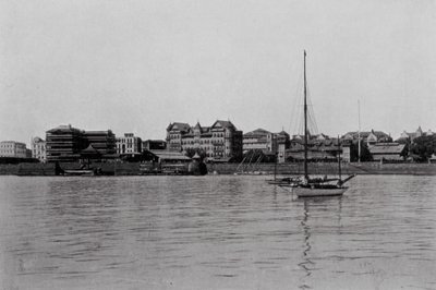 India: Una vista de Bombay desde el puerto (foto b/n) de Indian photographer
