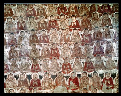 Una multitud de Budas sentados, del interior de la Cueva 2 de Indian School