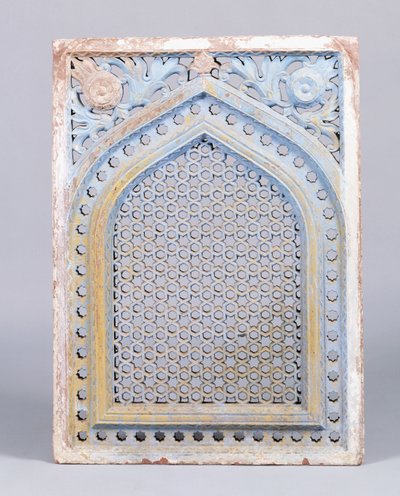 Un arco de jali de arenisca roja en un marco, con un motivo estelar, siglo XVIII de Indian School