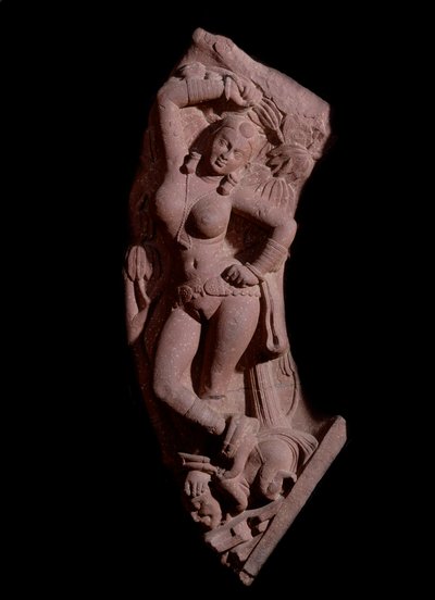Doncella montando en un enano (escultura de arenisca roja, Imperio Kushan) de Indian School