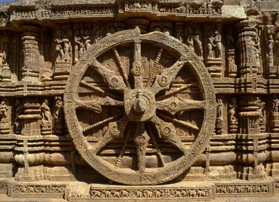 Detalle de la rueda del carro de Surya de Indian School