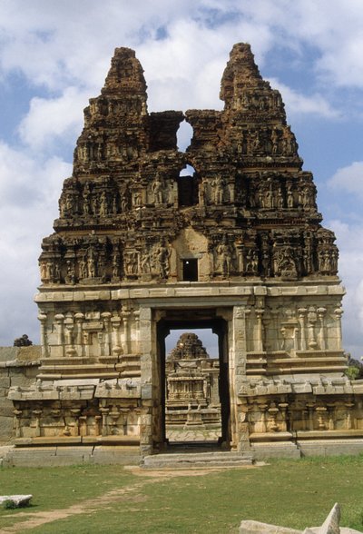 Torre de la Puerta Este del Templo de Vittala de Indian School