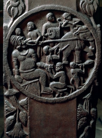 Arte indio, hinduismo: bajorrelieve que representa monos arrancando un diente de un gigante usando elefantes. Siglo II a.C. Kolkata, Museo Indio de Indian School