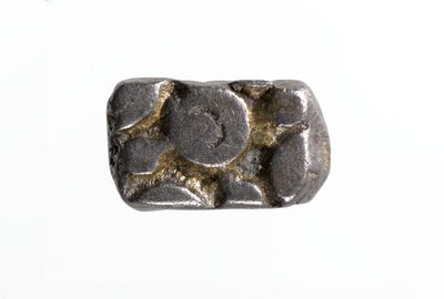 Medio karshapana de plata, Avanti de Indian School