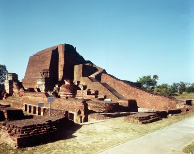 Vista del templo principal del Sitio III, 320-350 de Indian School