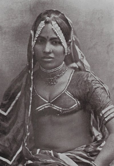 Bombay / Mumbai: Una dama de Marwar (foto b/n) de Indian photographer