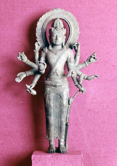 Avalokitesvara. Deidad budista. Estatuilla de Java - siglo VIII a. C.. París, Museo Guimet de Indonesian