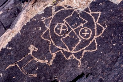 Petroglifos (arte rupestre) anasazi en Nuevo México de Ira Block