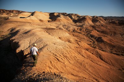 Escenas alrededor de Wu Cai Wan en el desierto de Gobi, Xinjiang, China occidental., 2007 (foto) de Ira Block