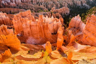 Amanecer en los Hoodoos del Parque Nacional del Cañón Bryce, 2012 (foto) de Ira Block