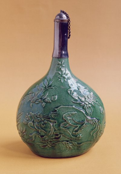 Botella vidriada en verde, probablemente de Isfahan de Iranian School