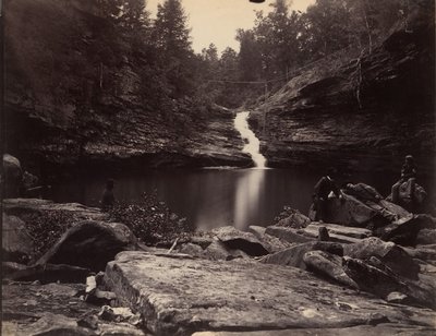 Lago Lula y Cascadas Superiores en Rock Creek, cerca de Lookout Mountain, Georgia, 1864-65 de Isaac H. Bonsall
